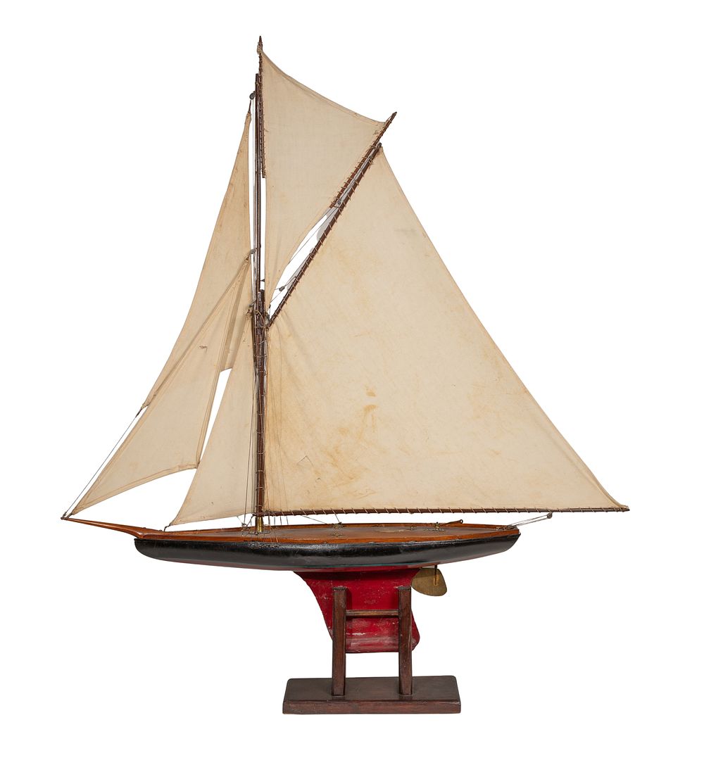 Lot 433: British Model Pond Yacht