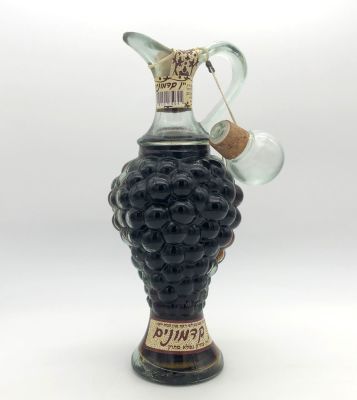 Kadmonim Wine - Ha'Gefen Winery. Israeli wine. Produced and bottled by Ha'Gefen Winery, Haifa. 