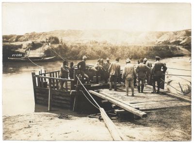8 Photos - Palestine Front - German Military - WWI. Collection of eight photographs depicting 