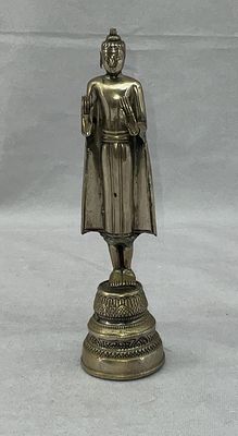 Vintage Silver Alloy Thai Lopburi Style Buddha. Vintage Silver Alloy Thai Buddha. Size: 7 x 2 x 