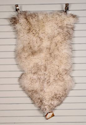 Shearling Sheep Skin Throw Rug, 43" x 24". Shearling Sheep Skin Throw. Size: 43"H x 24"W 