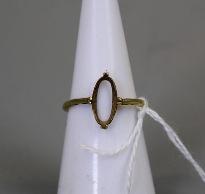 18ct Gold Ring Missing Stone Approx W1.8g