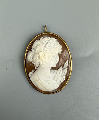Large 800 Silver Cameo Brooch / Pendant