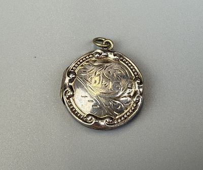 Round Floral Etched Silver Locket Pendant