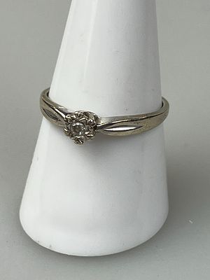 9ct White Gold Diamond Solitaire Ring Size Q- Approx 1.4g