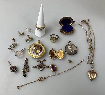 Collection of Gold Tone Jewellery Etc