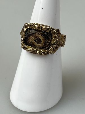 9ct Gold Victorian Mourning Ring (Tested) Size L Approx W 3g