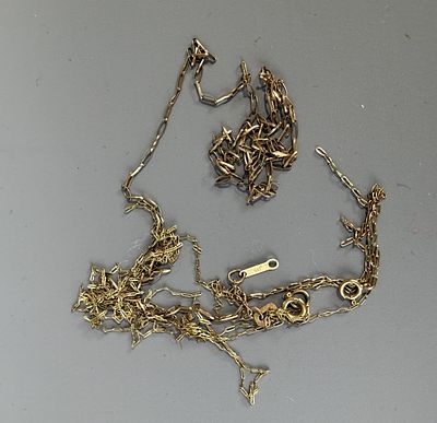 Small Collection of Scrap 9ct Gold Approx 2.1g