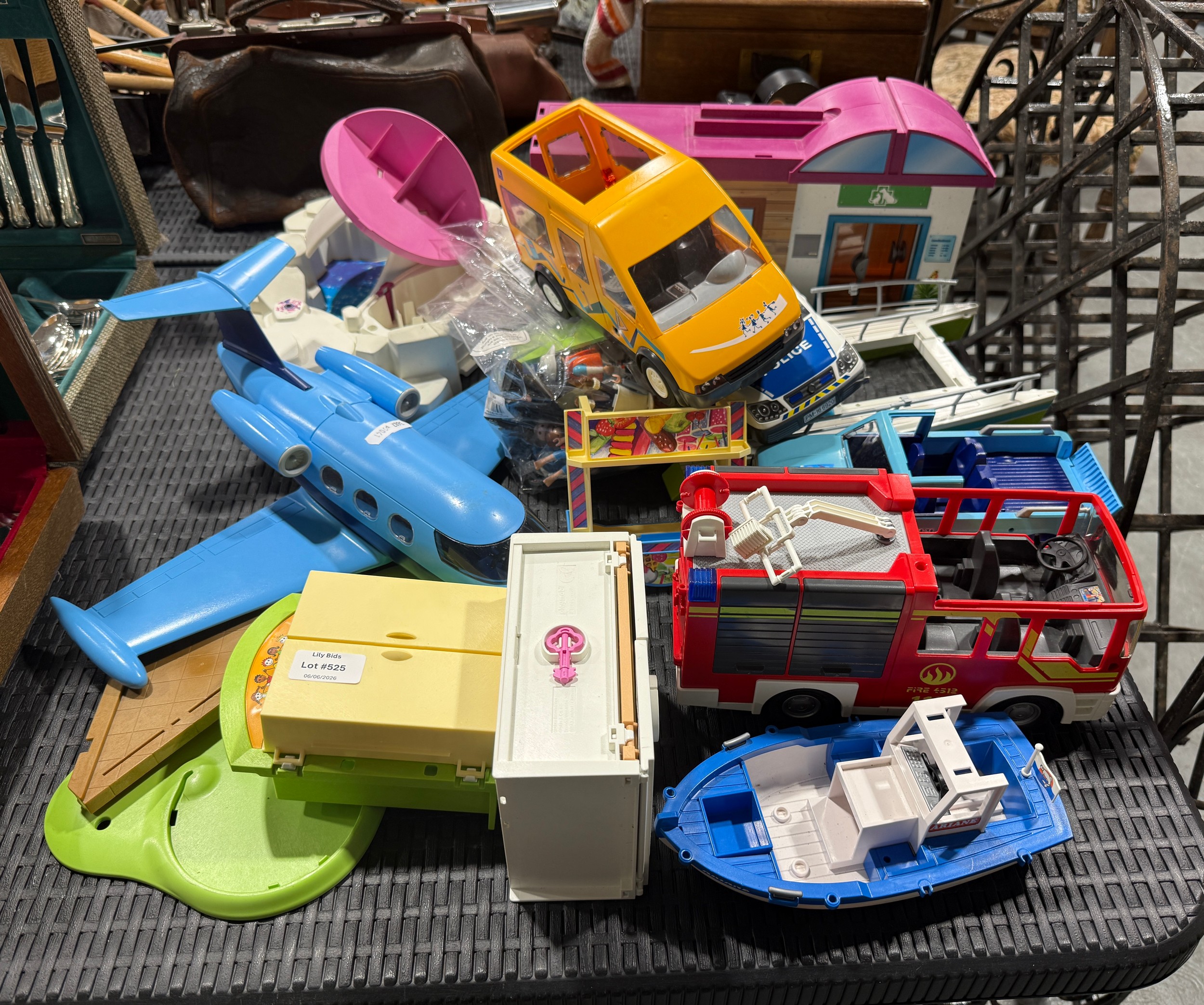 Lot 525
