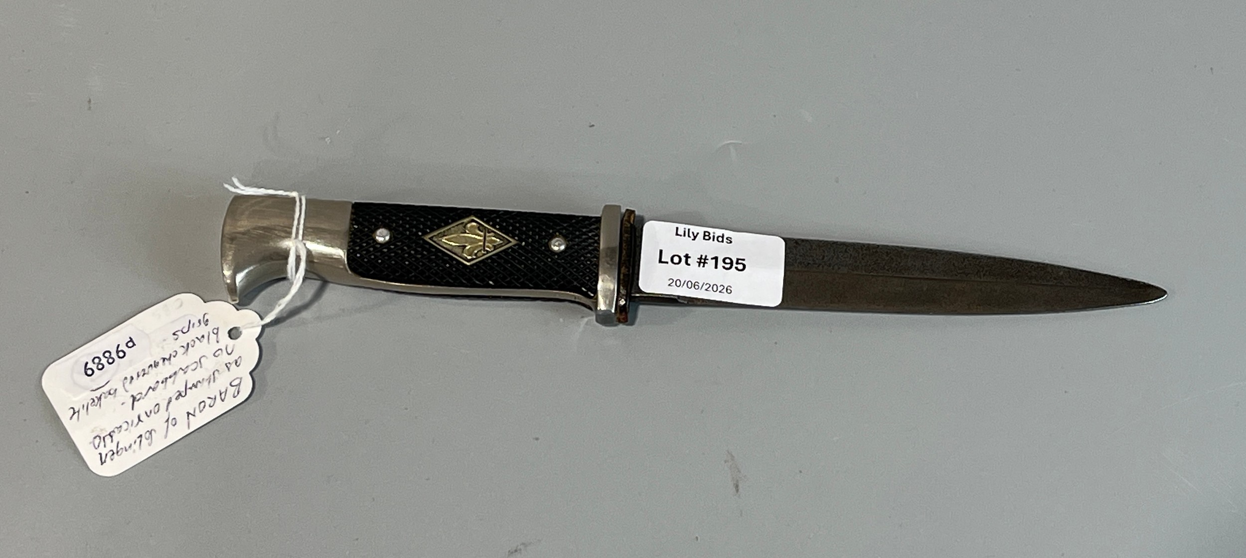 Lot 195