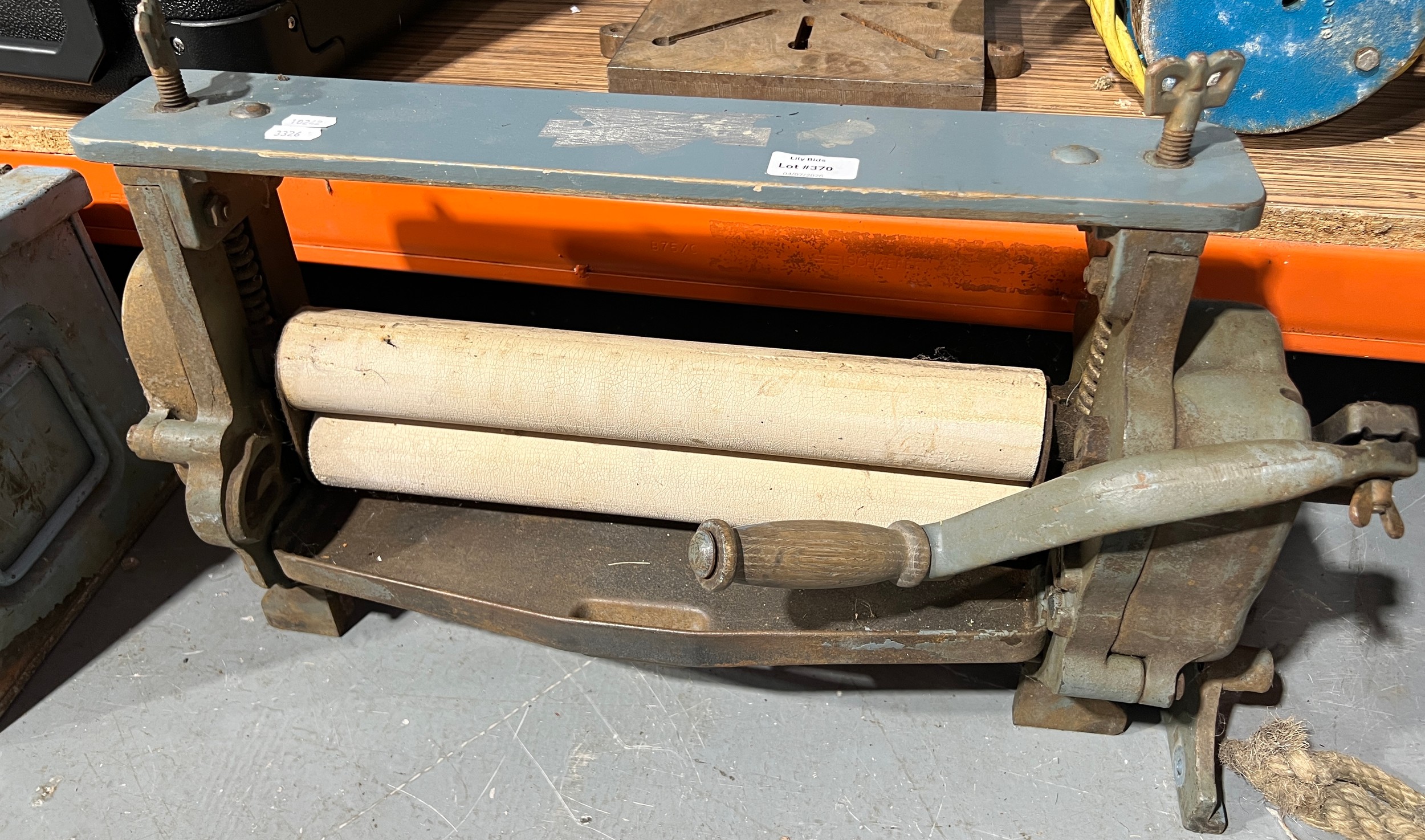 Lot 370