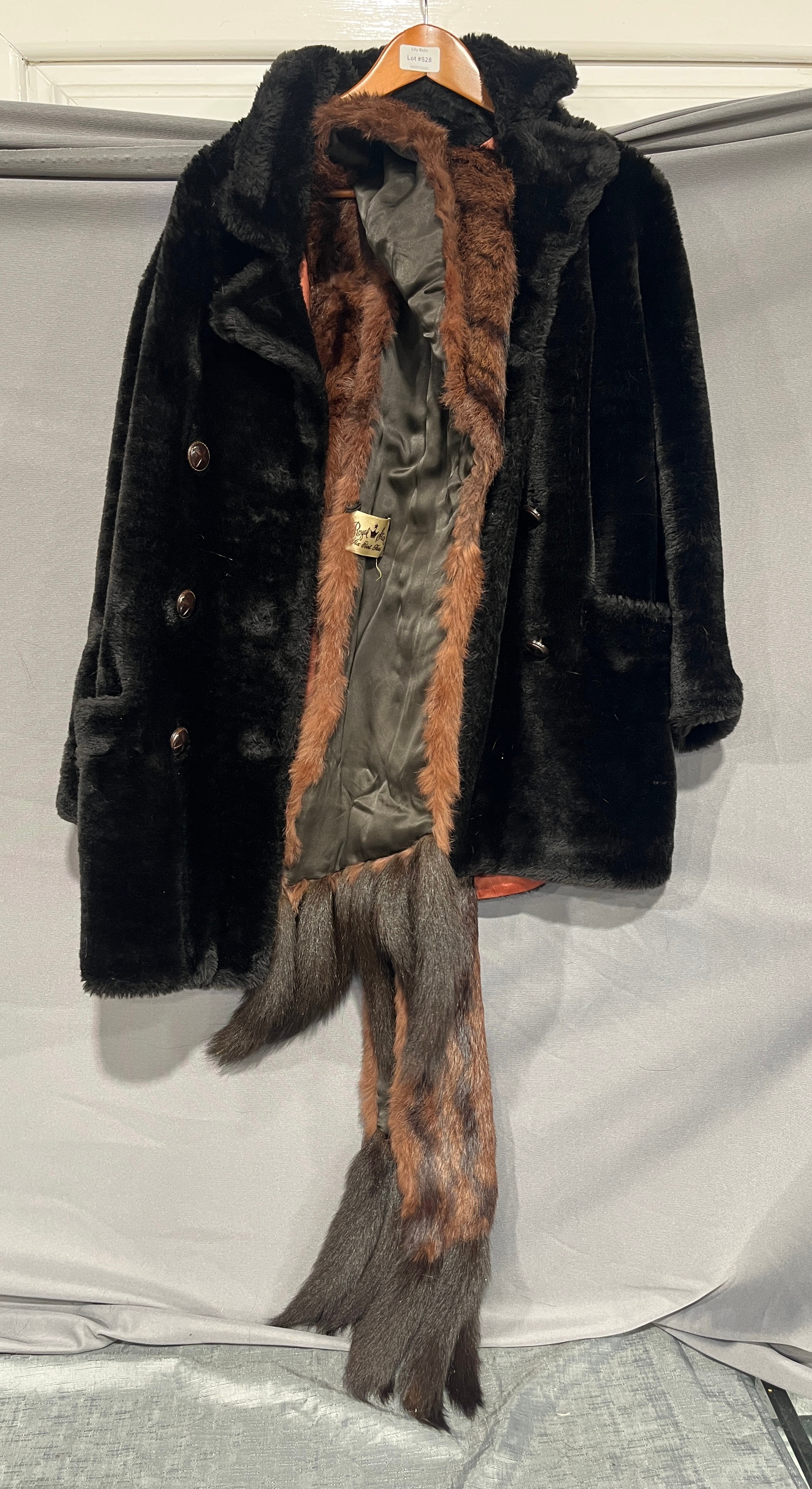Lot 528