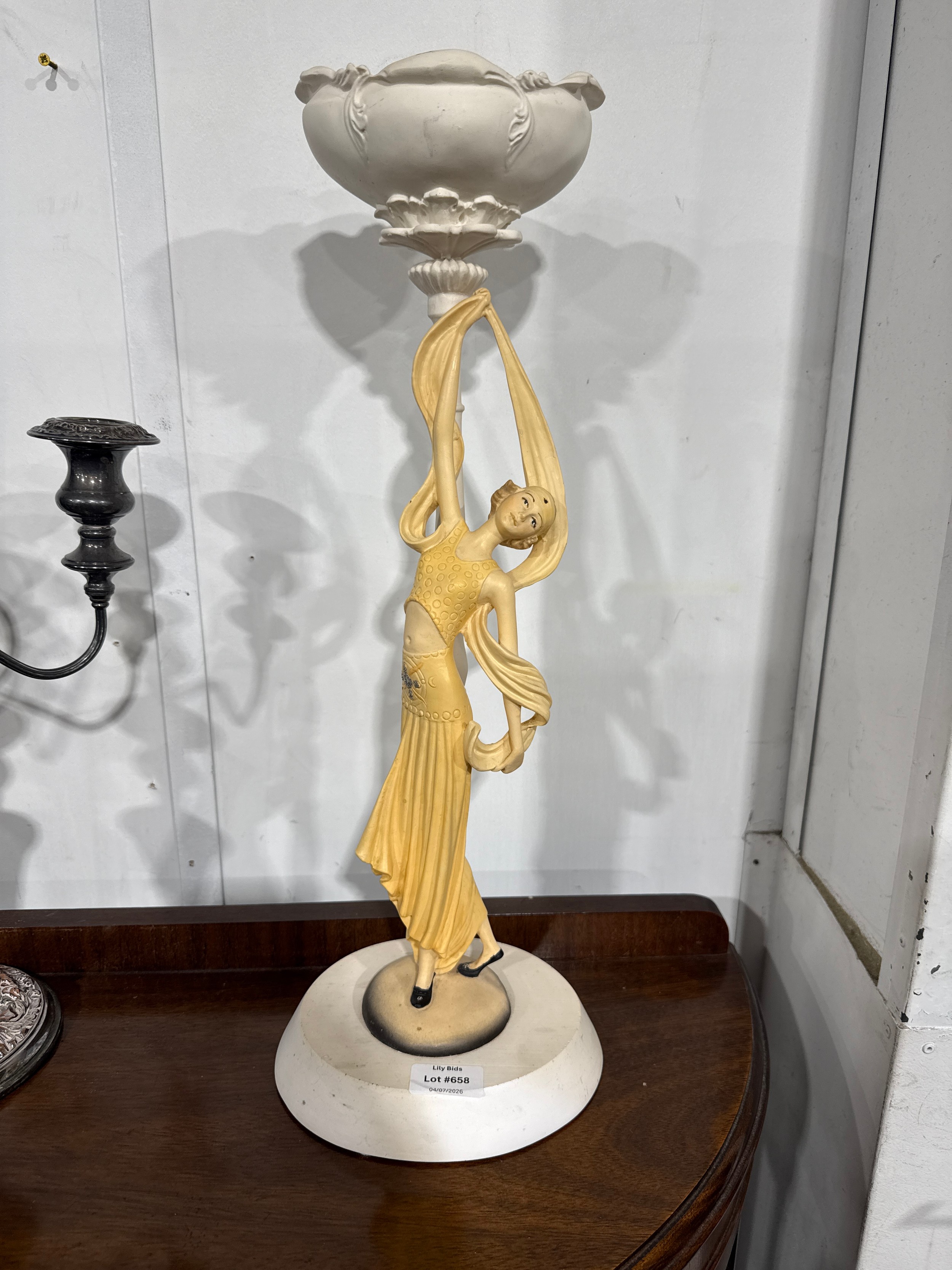 Lot 658