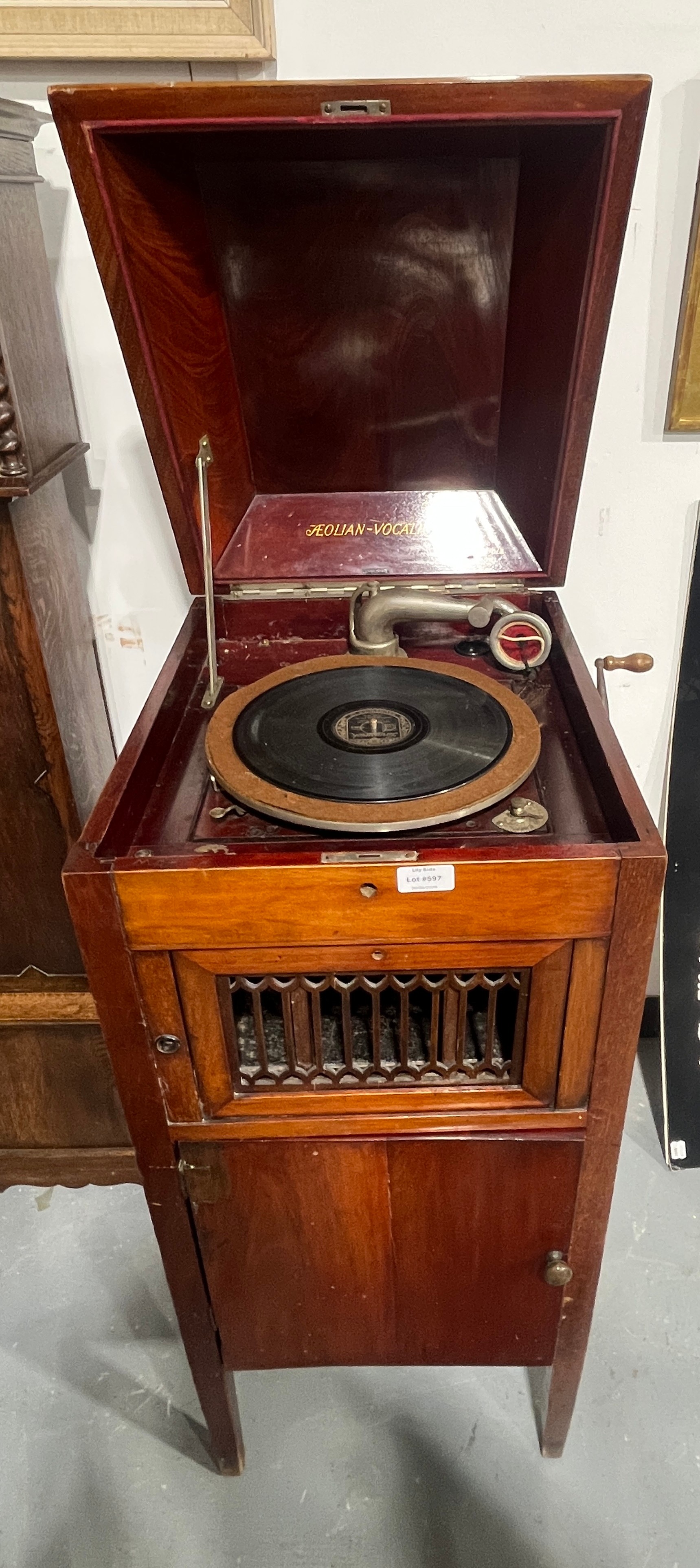 Lot 682