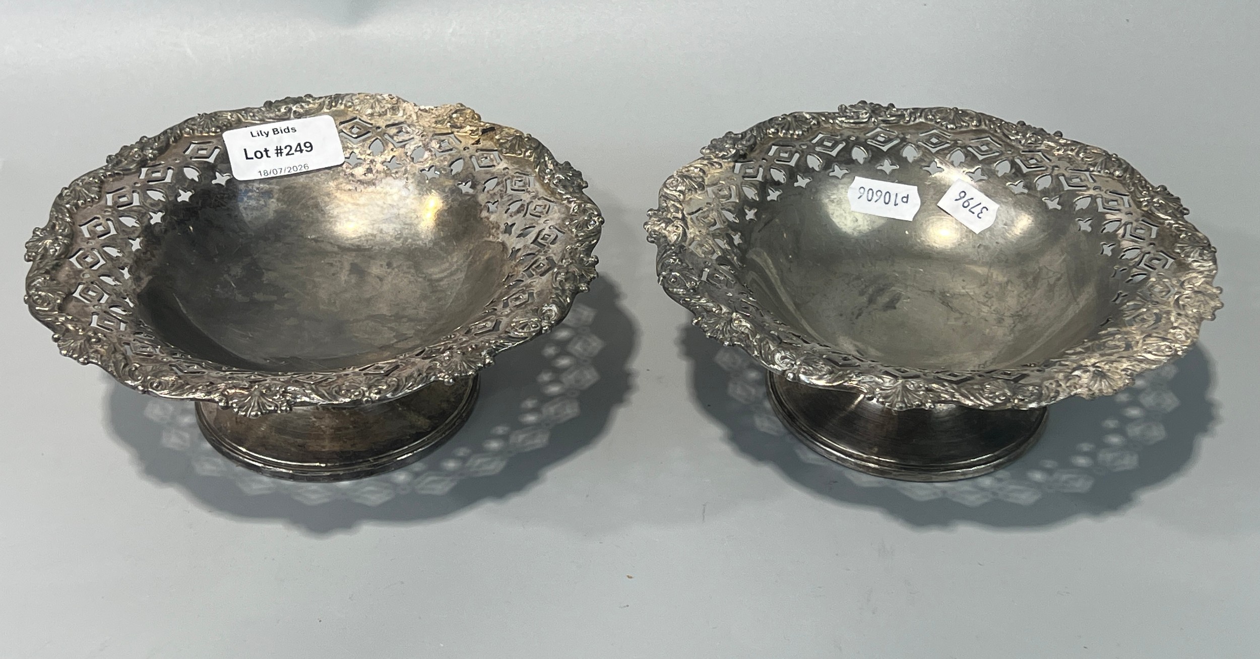 Lot 695