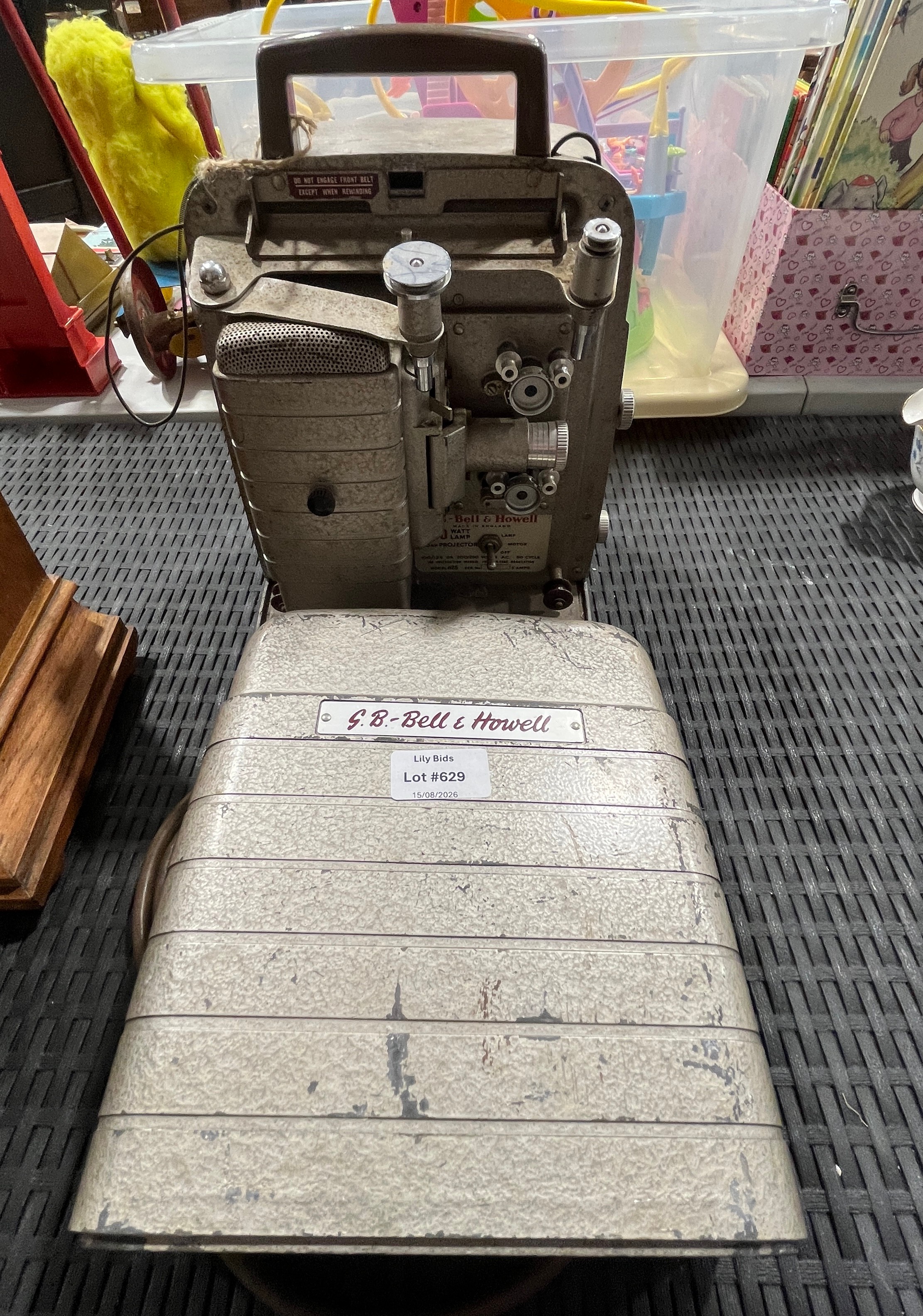 Lot 553
