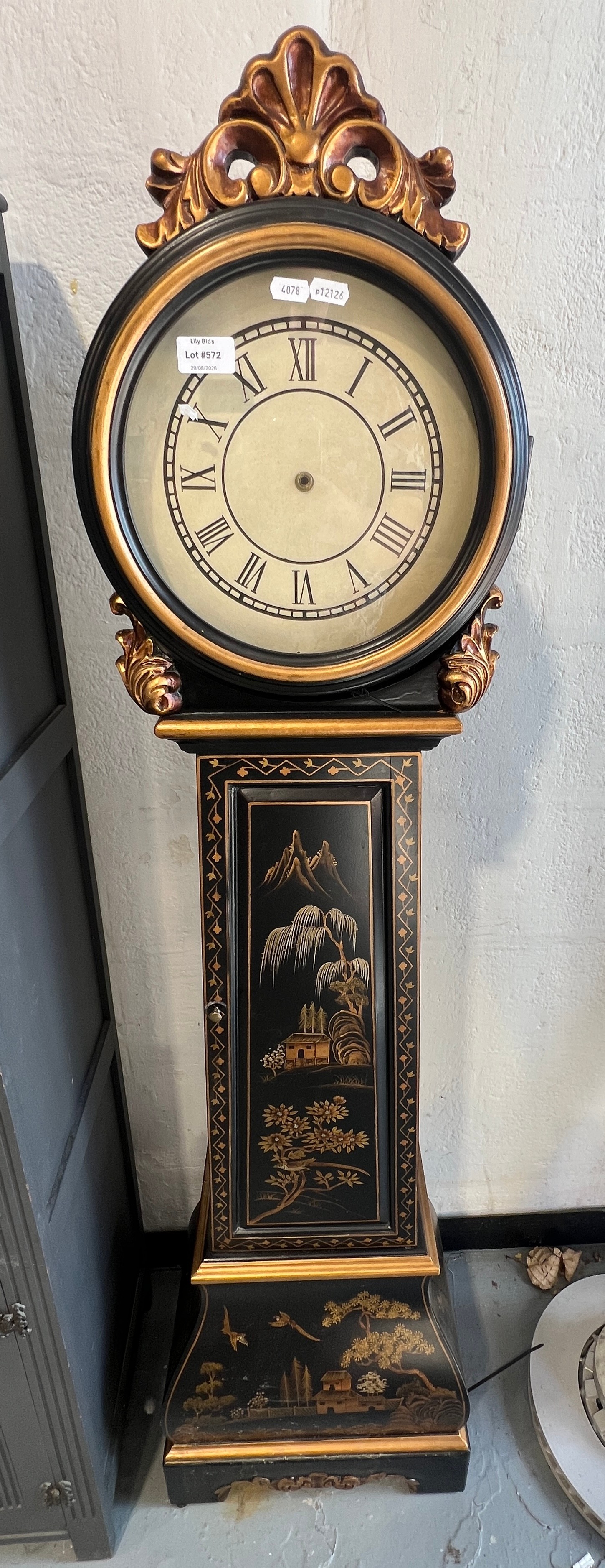Lot 572