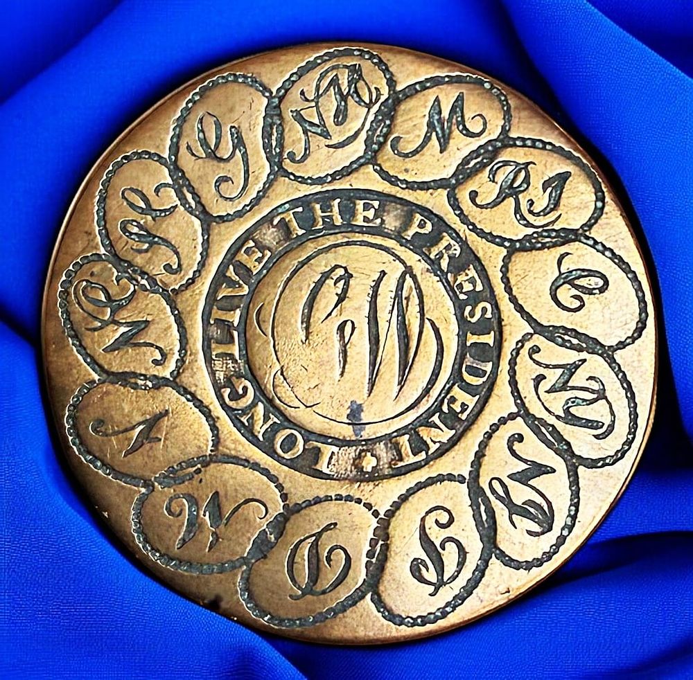 Lion & Unicorn | Unbuttoned: The Spring Button Auction, Day 2