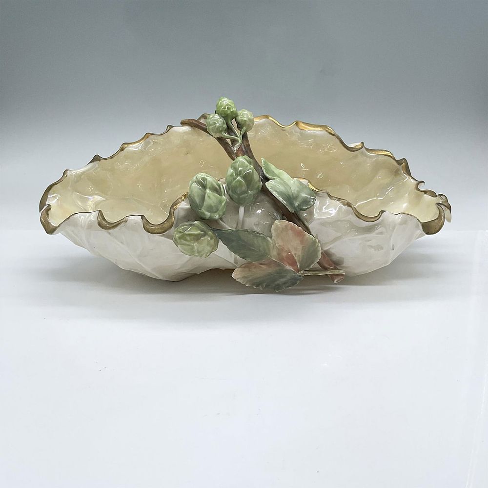 Antique American Belleek Porcelain Basket. Beautiful pearlescent porcelain basket with hand 