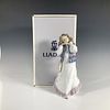 Dreams of a Summer Past 1006401 - Lladro Porcelain Figurine. A glossy figure of a young girl Image - 3