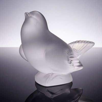 Lalique Crystal Figurine, Sparrow Head Up. This endearing frosted crystal figurine by Lalique