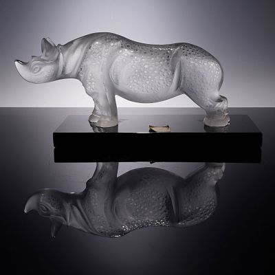 Lalique Crystal Figurine, Rhinoceros on Black Base. A bold and expressive Lalique crystal