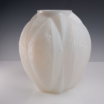 Verlys French Art Deco Opalescent Glass Vase, Leaf & Berry Motif, Signed. A striking Verlys