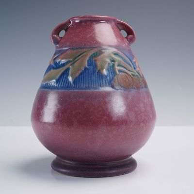 Roseville Pottery Vase, Baneda Pattern with Gourd and Leaf Motif. This Roseville Pottery vase is