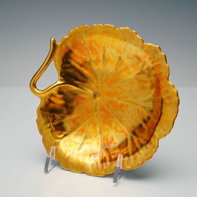 William Yeoward Limoges Porcelain Gilt Bowl. Leaf-form porcelain bowl made in Limoges, France