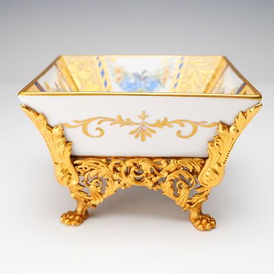 Limoges Porcelain Bowl with Gilt Ormolu Stand. Elegant Limoges porcelain bowl, beautifully hand