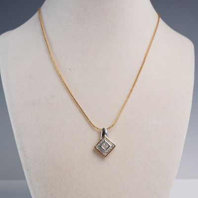 10K Gold Diamond Pendant Necklace, Italian Chain & Geometric Setting. This refined necklace