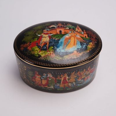 Russian Painted Ceramic Oval Box with Lid Tale of Tsar Saltan. This Russian ceramic oval box 