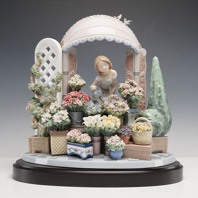 Lladro Porcelain Figurine, Romantic Feelings 1008250. A delightful composition from the Lladro 