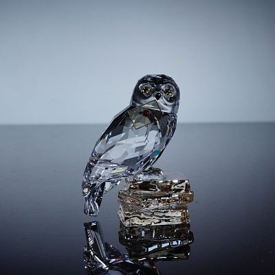 Swarovski Crystal Harry Potter Figurine, Hedwig Owl. A Swarovski crystal figurine of Hedwig the 