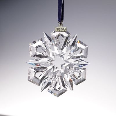 Swarovski Crystal 1999 Christmas Ornament 235913. This Swarovski crystal ornament displays a six 