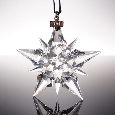 Swarovski Crystal 2001 Christmas Ornament. Swarovski 2001 Christmas Ornament 267941 crafted in 