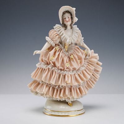 Franz Witter Porcelain Lace Figurine in Style of Dresden, Lady with Bonnet. Dresden porcelain 