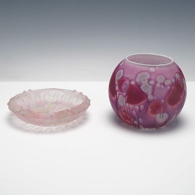 2pc Satin Glass Ashtray and Art Glass Vase. Charming two-piece set featuring a frosted satin 