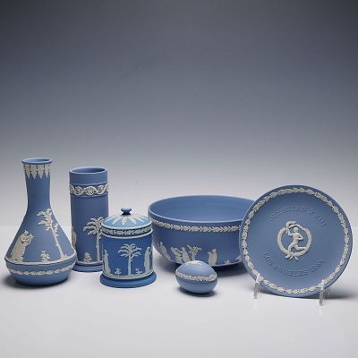 6pc Wedgwood Blue Jasperware. A fine collection of six pieces of classic Wedgwood Jasperware in 