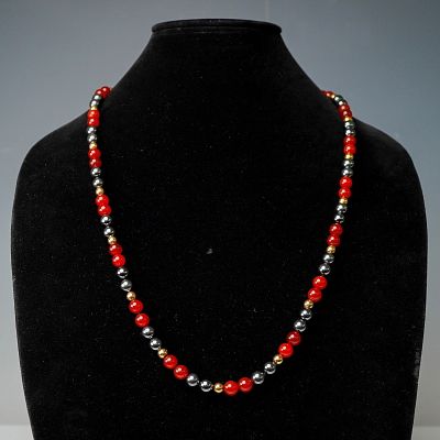Vintage Carnelian Agate and Hematite and 14K Yellow Gold Beaded Necklace. This elegant 34" 
