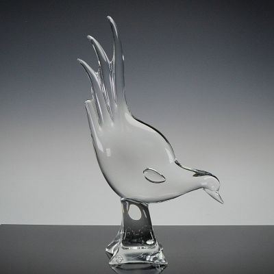 Murano Art Glass by Licio Zanetti Bird Sculpture, Signed. Composed of clear glass and modeled as 