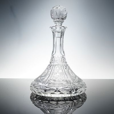Exquisitely Cut Crystal Ships Decanter with Faceted Stopper. Elegant decanter featuring a broad 