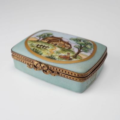 A.M. Duport-Percier French Porcelain Hand-Painted Box. This small hand-painted porcelain box 