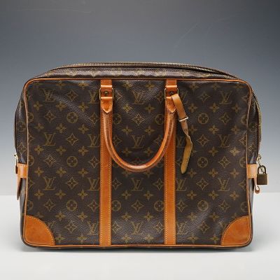 Louis Vuitton Monogram Porte-Documents Voyage Briefcase. A classic Louis Vuitton Porte-Documents 