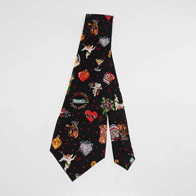 Nicole Miller Silk Necktie, Love Themed Print. This 100 percent silk Nicole Miller necktie 