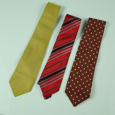 3pc Silk Neckties, Polo Ralph Lauren, Geoffrey Beene, Nick Hilton. A trio of classic silk 