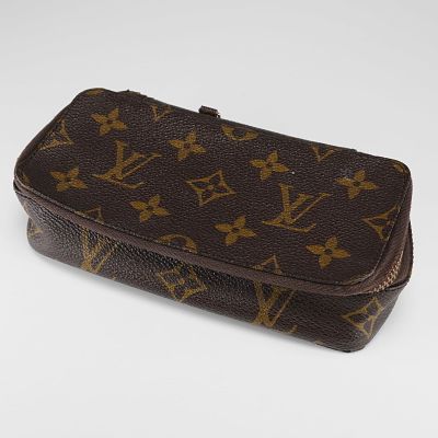 Louis Vuitton Monogram Sunglass Case. Louis Vuitton sunglass case in monogram canvas with a 