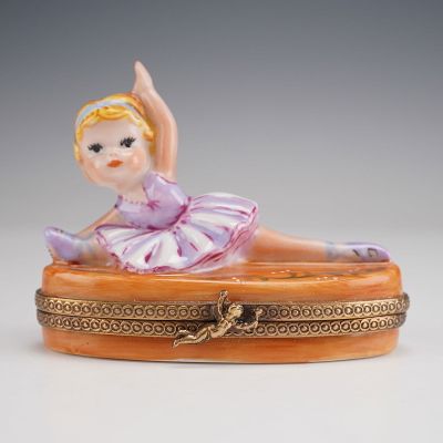 Chanille Limoges Porcelain Ballerina Keepsake Box. Hand painted Limoges by Chanille porcelain 