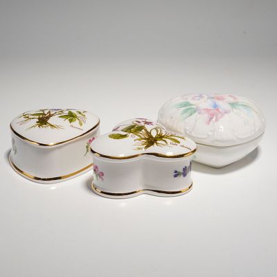 3pc Aynsley Little Sweetheart & Princess Royale Bone China Lidded Boxes. Lot includes heart 