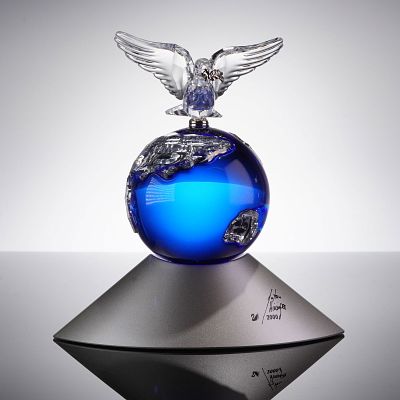 Swarovski Crystal Planet Vision 2000 Millennium Edition Figurine. A single Swarovski Crystal 